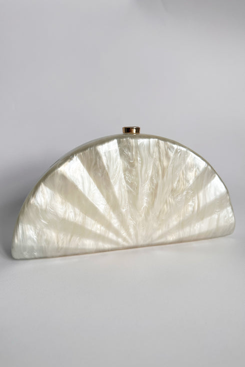 Sea shell pearlescent clutch bag, white